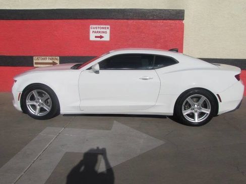 Used 2018 Chevrolet Camaro LT image 2