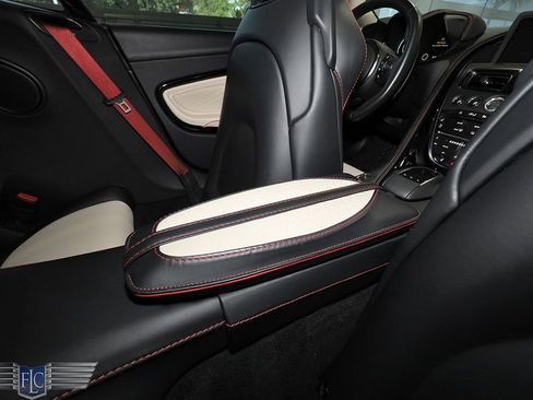 Used 2022 Aston Martin DBS Superleggera image 24
