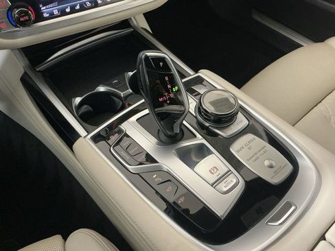 Used 2021 BMW ALPINA B7 xDrive w/ Luxury Rear Seating Package image 14