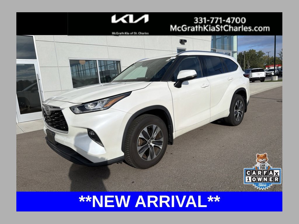 Used 2020 Toyota Highlander XLE AWD/4WD image 1