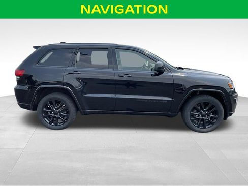 Used 2020 Jeep Grand Cherokee Altitude AWD/4WD image 6