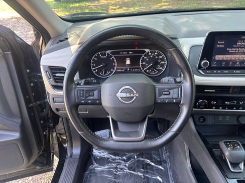 Used 2025 Nissan Rogue SV AWD/4WD image 25