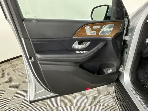 Used 2020 Mercedes-Benz GLS 450 4MATIC image 19