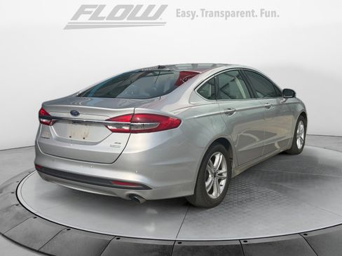 Used 2018 Ford Fusion SE w/ Fusion SE Technology Package image 8