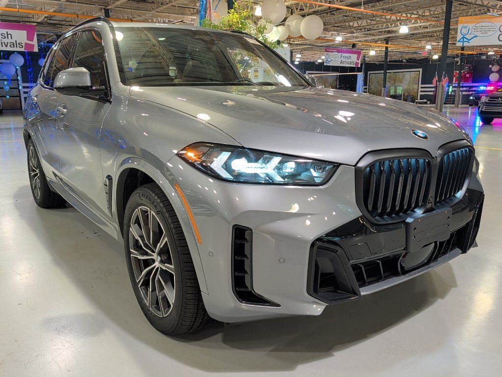 Certified 2026 BMW X5 xDrive40i w/ M Sport Package AWD/4WD image 6