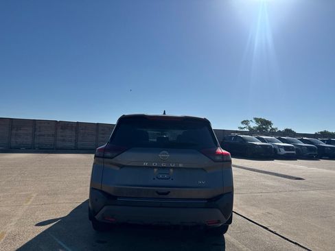 Certified 2023 Nissan Rogue SV FWD image 19