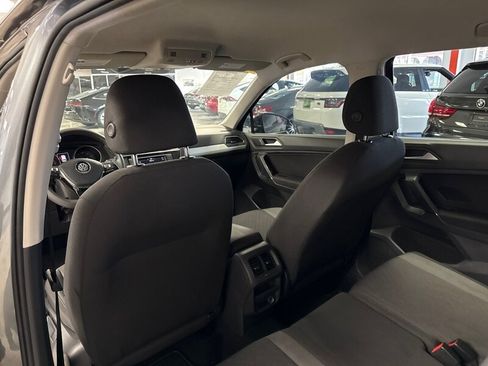 Used 2020 Volkswagen Tiguan S image 20