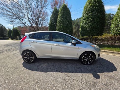Used 2017 Ford Fiesta SE FWD image 6