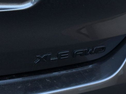 Used 2023 Toyota Highlander XLE AWD/4WD image 29