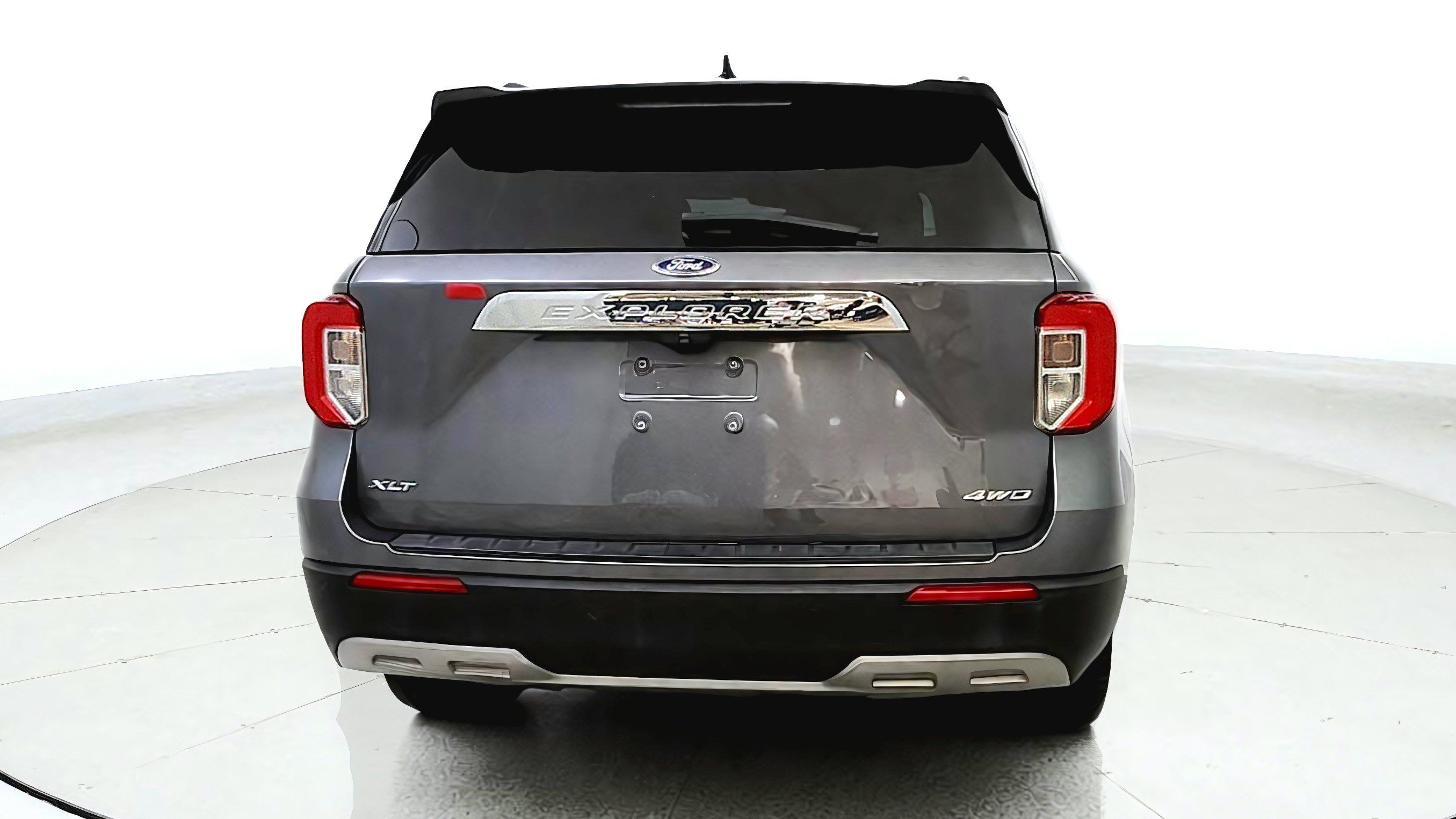 Used 2022 Ford Explorer XLT w/ Equipment Group 202A AWD/4WD image 6