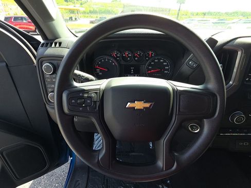 Used 2022 Chevrolet Silverado 1500 Custom AWD/4WD image 18