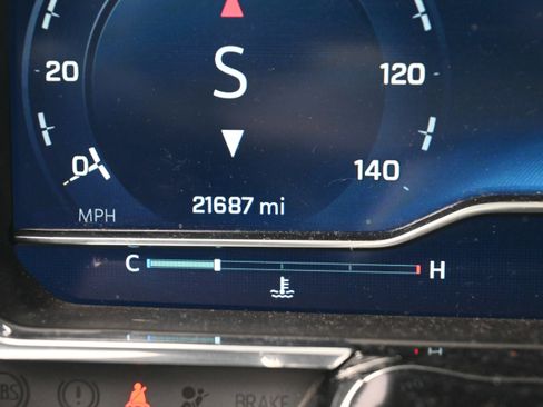 Used 2024 Chevrolet Silverado 1500 LT w/ Leather Package image 15