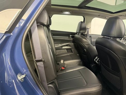 Used 2024 Kia Sorento EX w/ Panoramic Sunroof Package FWD image 29