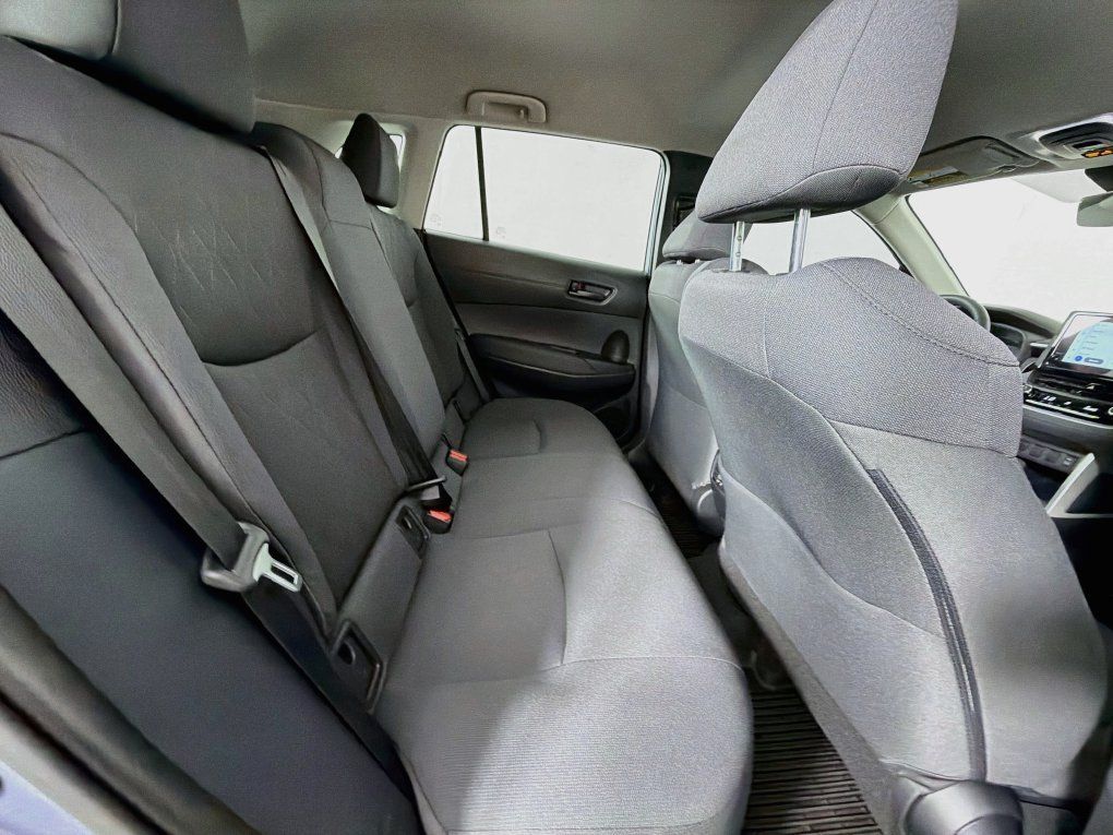 Used 2024 Toyota Corolla Cross LE FWD image 28