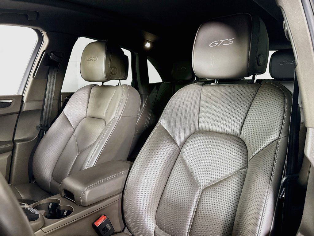 Certified 2020 Porsche Macan GTS AWD/4WD image 5