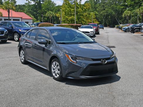 Used 2024 Toyota Corolla LE FWD image 6