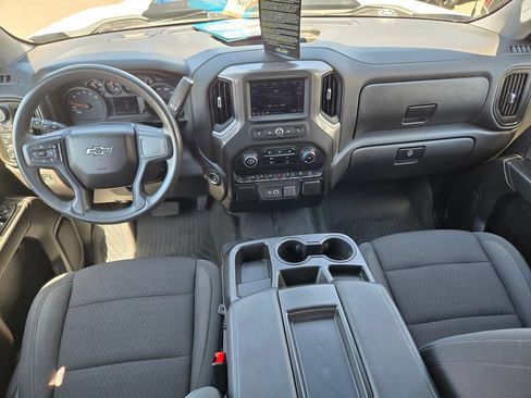 Used 2025 Chevrolet Silverado 1500 Custom Trail Boss w/ Turbomax Blackout Package AWD/4WD image 9