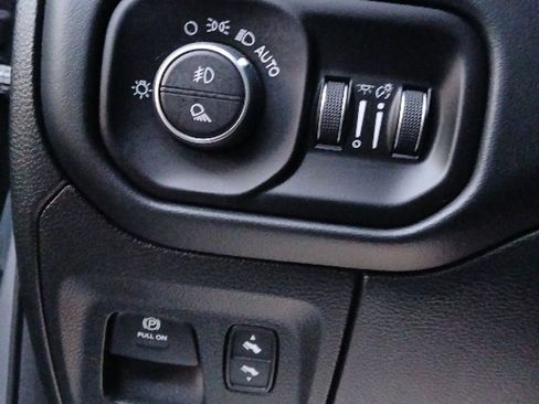 Certified 2022 RAM 1500 Limited image 37