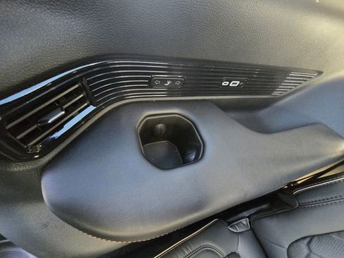 Used 2024 Jeep Grand Wagoneer L Series III image 82