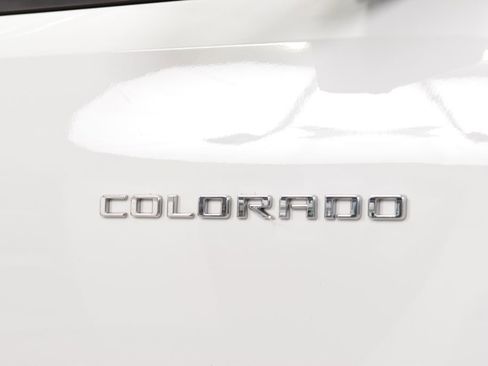 Used 2024 Chevrolet Colorado Z71 w/ Z71 Convenience Package 2 AWD/4WD image 16