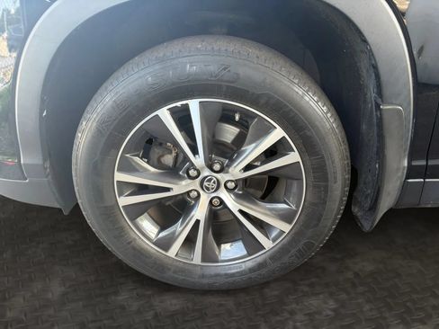 Used 2019 Toyota Highlander Plus w/ Protection Package #3 AWD/4WD image 34