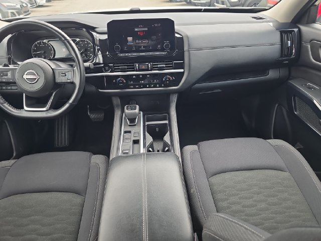 Certified 2025 Nissan Pathfinder SV FWD image 13
