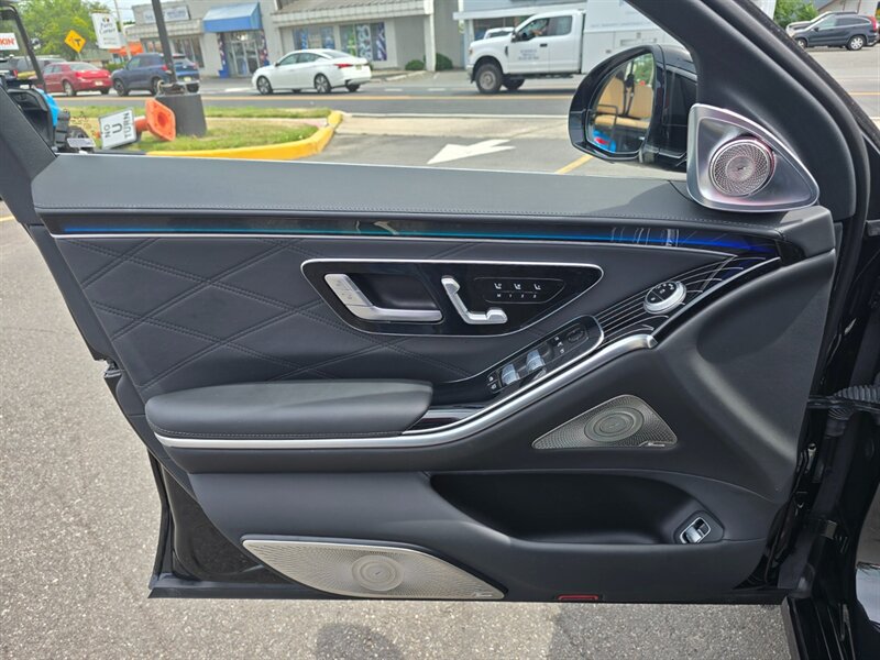 Used 2022 Mercedes-Benz Maybach S 580 4MATIC image 35