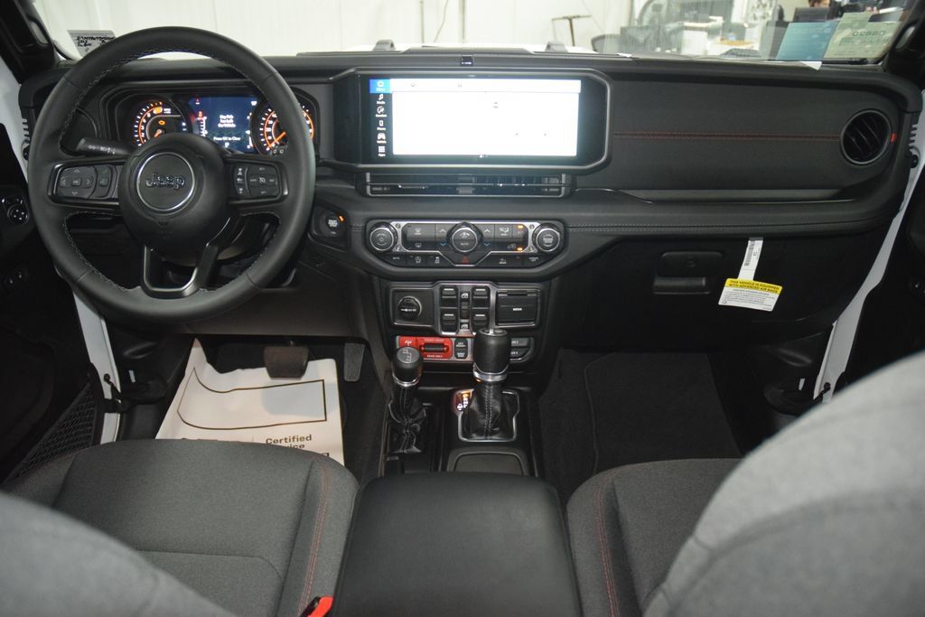 Used 2026 Jeep Wrangler Unlimited Rubicon AWD/4WD image 36