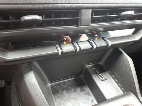 Used 2024 Chevrolet Colorado W/T image 16