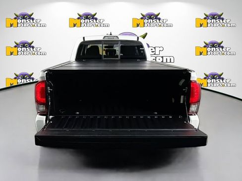 Used 2021 Toyota Tacoma TRD Sport AWD/4WD image 25
