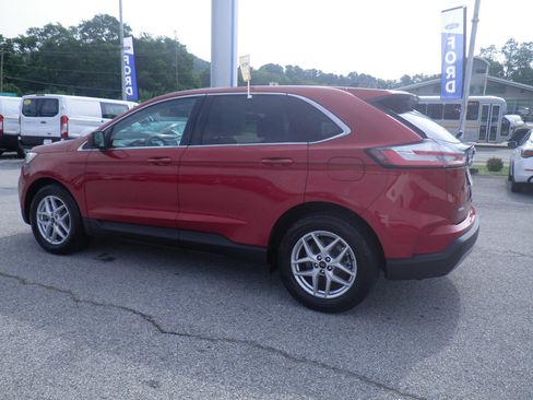 Certified 2024 Ford Edge SEL AWD/4WD image 4