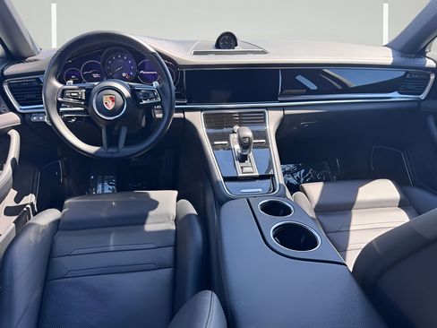 Used 2021 Porsche Panamera RWD image 5