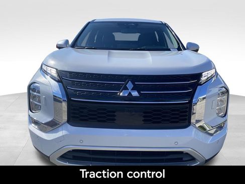 Used 2024 Mitsubishi Outlander SE image 7