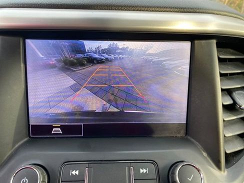 Used 2022 GMC Acadia SLT w/ Elevation Edition image 13