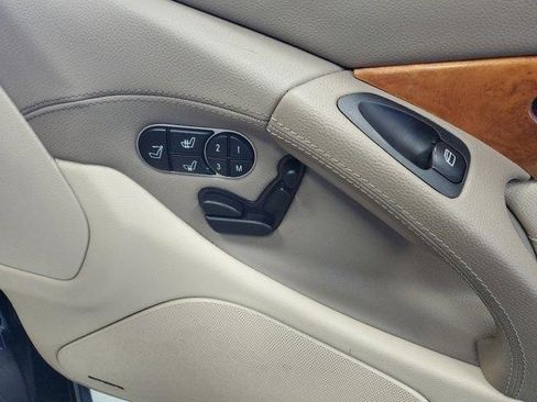 Used 2009 Mercedes-Benz SL 550 w/ Premium I Pkg image 18
