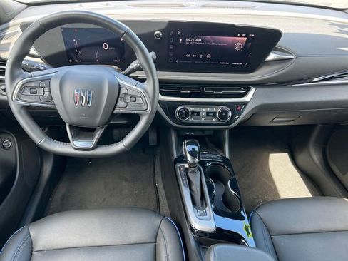 Certified 2024 Buick Envista Sport Touring w/ Convenience I Package FWD image 2