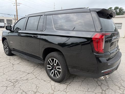 Used 2024 GMC Yukon XL AT4 AWD/4WD image 5