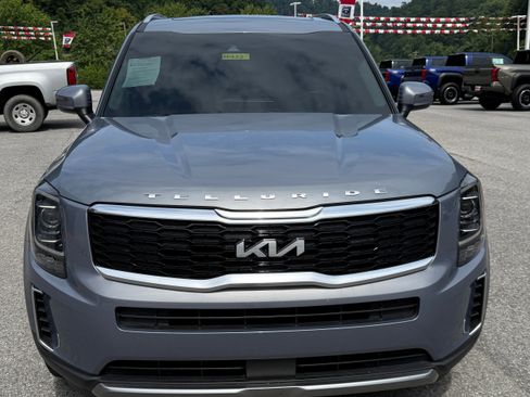 Used 2022 Kia Telluride S image 4