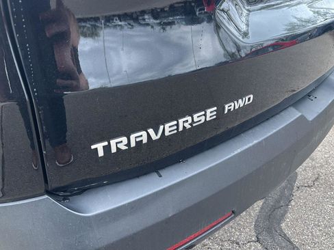 Used 2023 Chevrolet Traverse LT AWD/4WD image 4