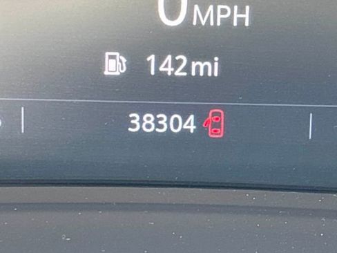 Used 2023 Buick Envision Preferred image 6