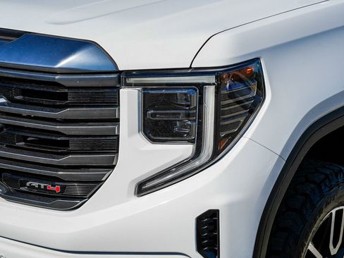Used 2024 GMC Sierra 1500 AT4 w/ Technology Package AWD/4WD image 8