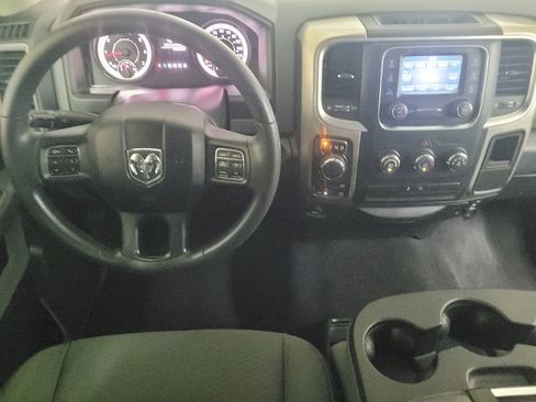 Used 2018 RAM 1500 Classic SLT AWD/4WD image 22