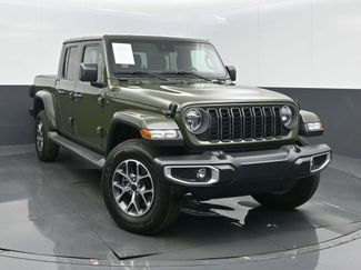 Certified 2024 Jeep Gladiator Sport video 2