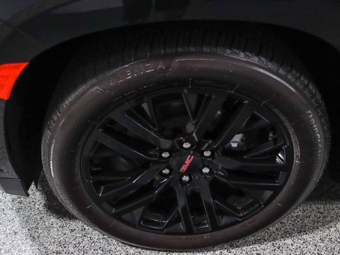 Used 2023 GMC Yukon Denali w/ Denali Reserve Package AWD/4WD image 11