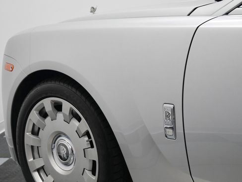 Used 2013 Rolls-Royce Ghost RWD image 45