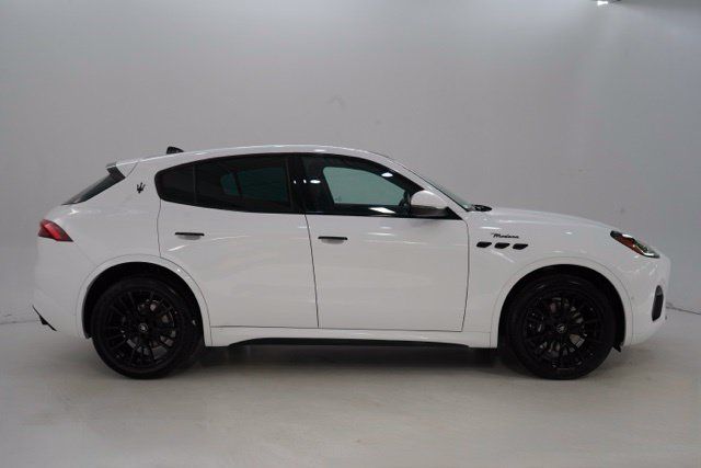Used 2025 Maserati Grecale Modena AWD/4WD image 8