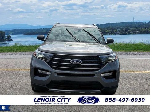 Used 2023 Ford Explorer XLT w/ Equipment Group 202A image 8