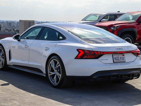 Used 2022 Audi e-tron GT Premium Plus image 6