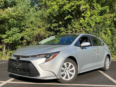 Certified 2023 Toyota Corolla LE w/ Carpet Mat Package (TMS) FWD image 1