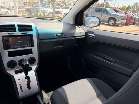 Used 2009 Dodge Caliber SXT FWD image 18